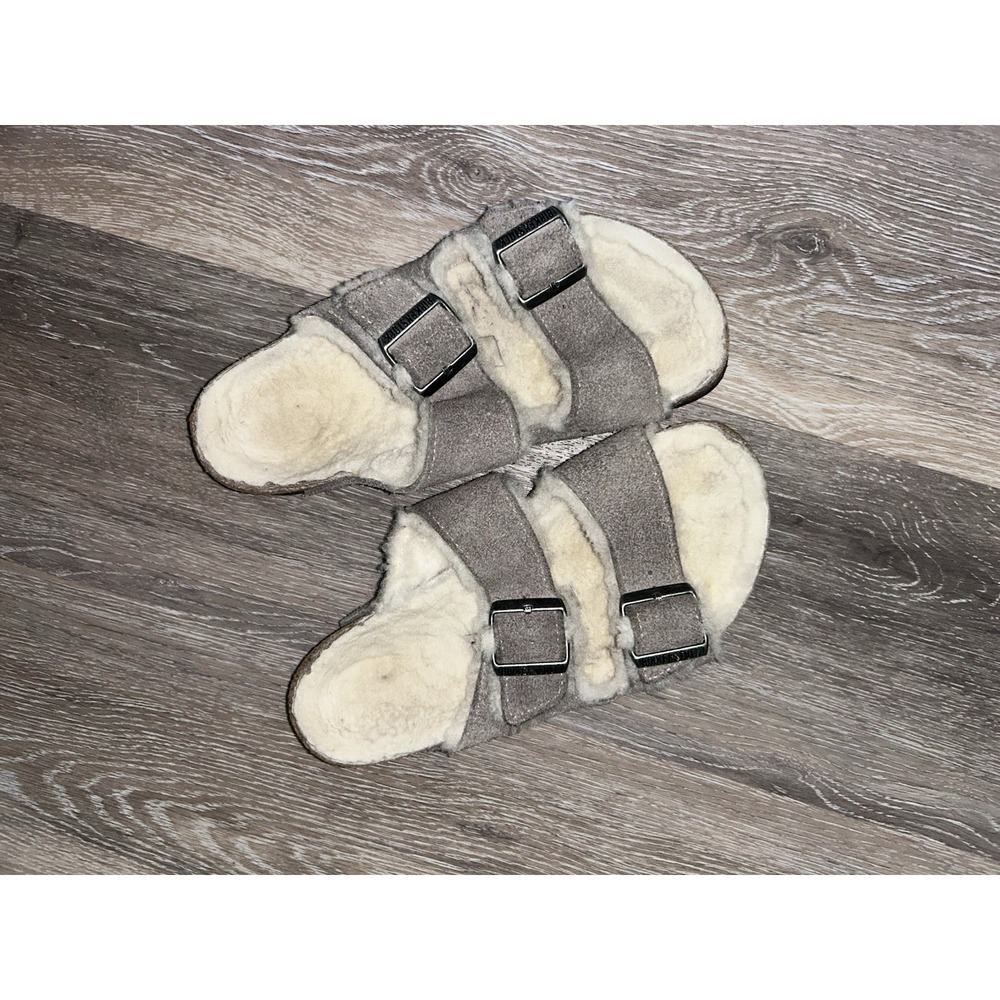 $160 Birkenstock Arizona Shearling sandals In Stone Color Size 37/7
